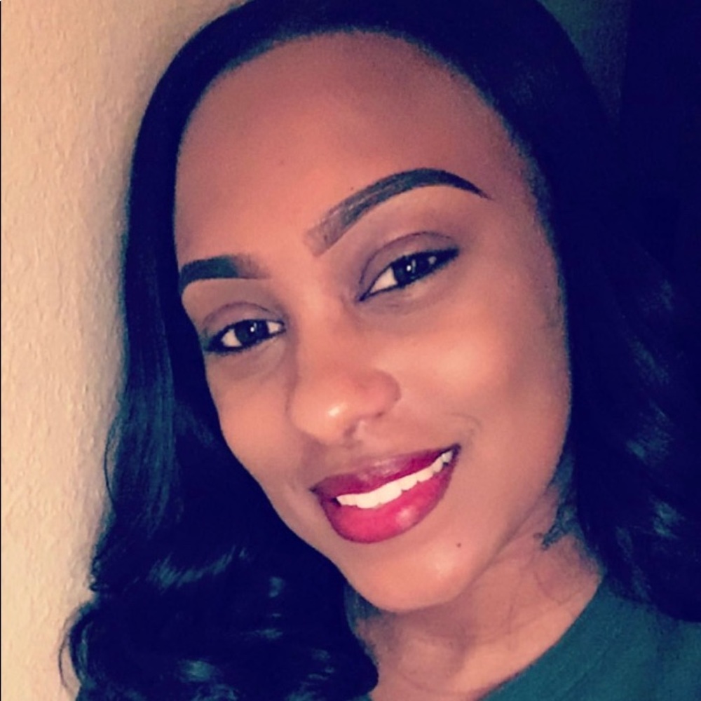 Meet your Posher, Monisha